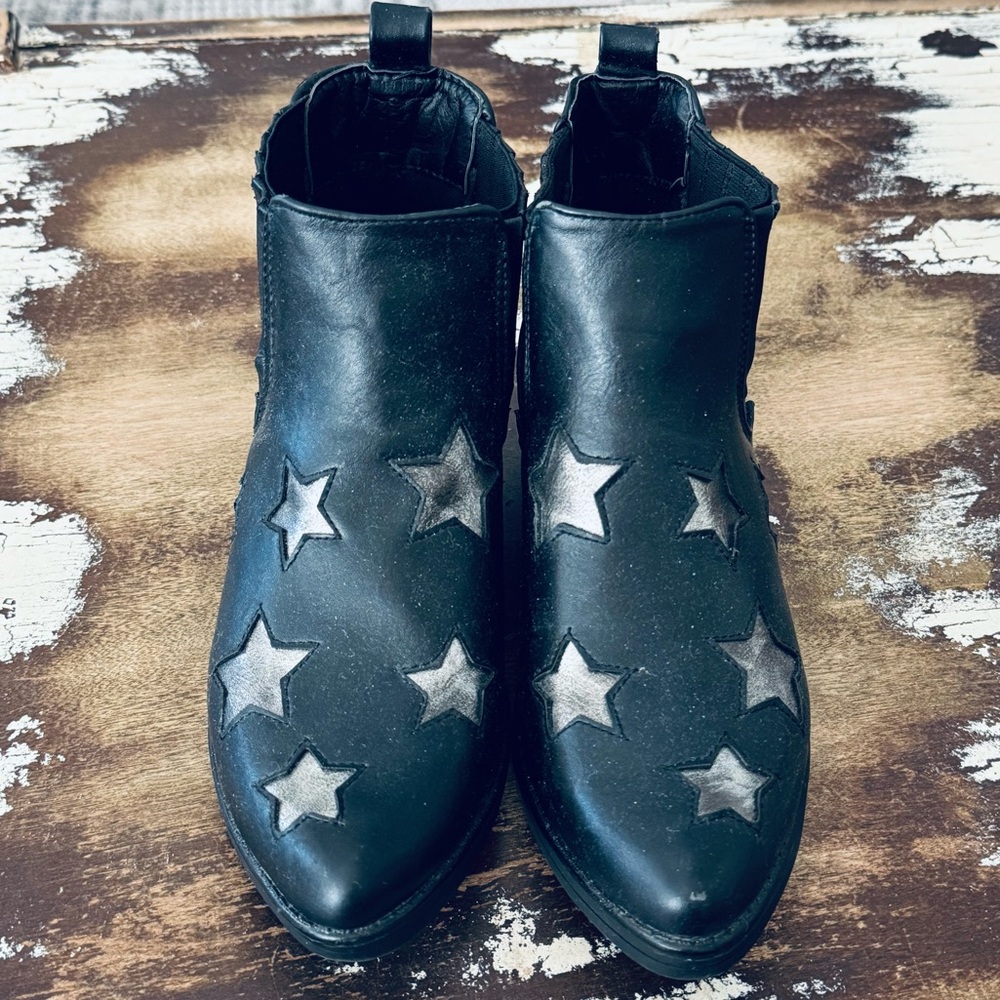 Seven7 Size 8 Austin Black Western Style Ankle Boots-Pointed Toe-Silver Star